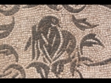 06577 ostia - regio iv - insula v - schola del traiano (iv,v,15) and domus (iv,v,16) - raum p - mosaik - detail - vogel.jpg